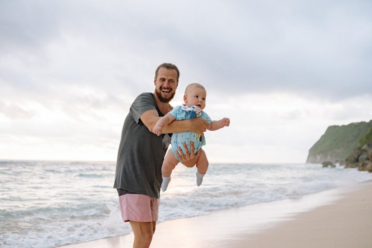 bébé à la plage