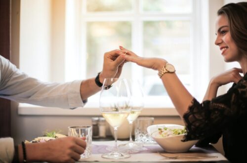 Bijoux couple : Mettez votre amour en valeur !