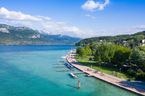 Un itinéraire à suivre pour visiter les alentours du lac d’Annecy en voiture électrique